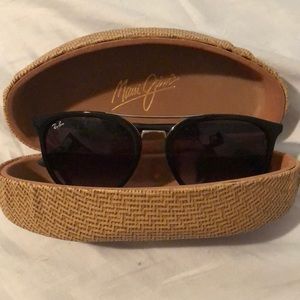 LIKE NEW women’s Raybans